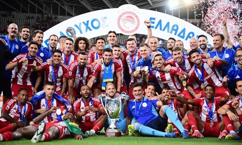 Το γούρικο τζιν πουκάμισο του Βάσκου