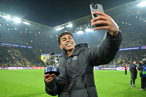 Ενας νεαρός και μια Κυρία...