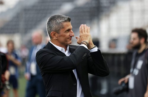 Από νωρίς στην πίεση...