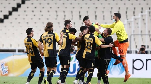 AEK, squadra azzurra...