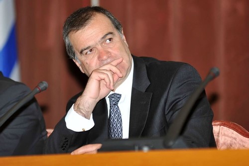 O άνθρωπος που υποσχέθηκε πολλά 