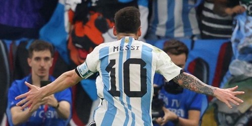 Οκτώ φορές Μέσι