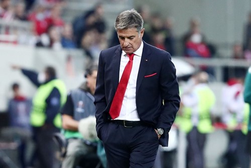 Το κουμπί της αυτοκαταστροφής