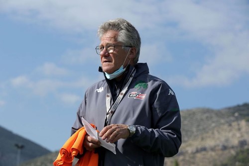 Σε έστησαν σε μια γωνιά...