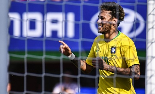 Στη φυλακή του μύθου του...