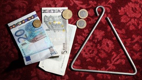 Και που σαι; Να τα λες καλά...