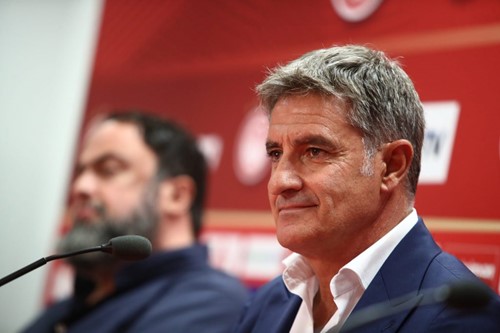 Προπονητής, αλλά Ισπανός...