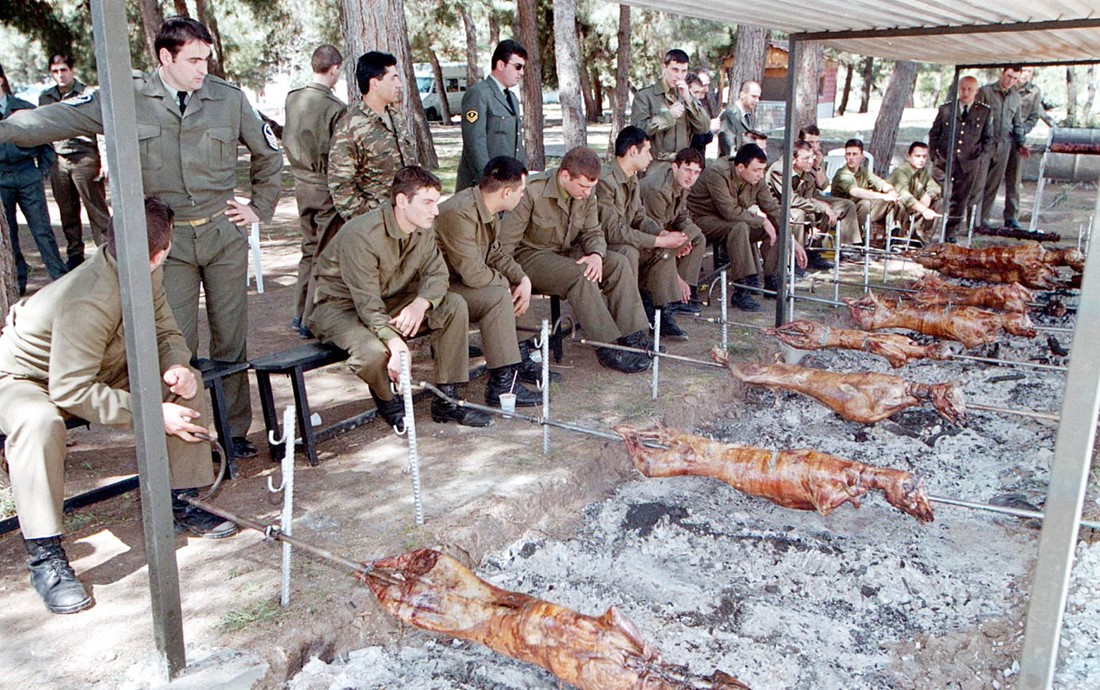 Πάσχα στο στρατό, μια δοκιμασία