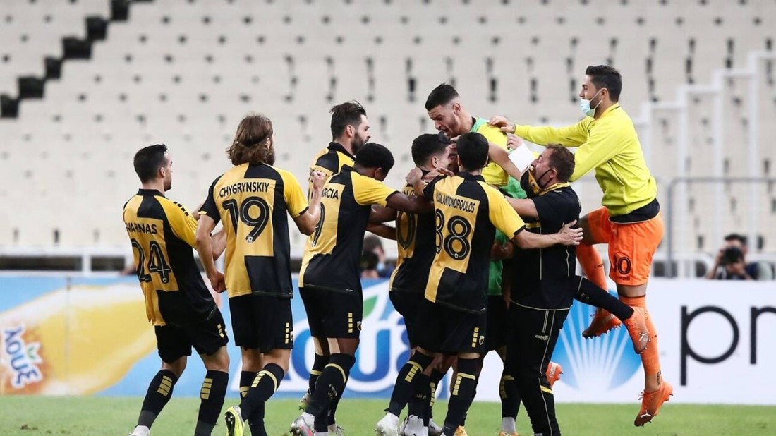 AEK, squadra azzurra...