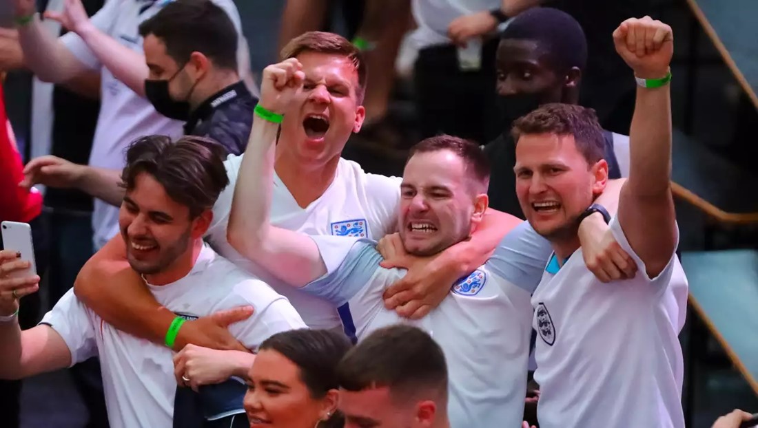 Τι σας φταίει η Αγγλία;