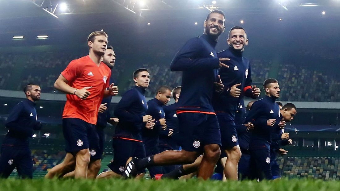 Με την πλάτη στον τοίχο